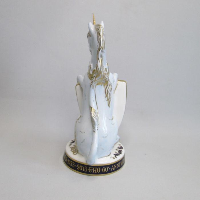 A Royal Crown Derby Queen’s Beast, ‘The Unicorn of Scotland,’ to celebrate The Diamond Jubilee of - Bild 6 aus 11