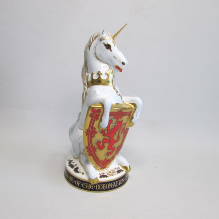 A Royal Crown Derby Queen’s Beast, ‘The Unicorn of Scotland,’ to celebrate The Diamond Jubilee of - Bild 2 aus 11