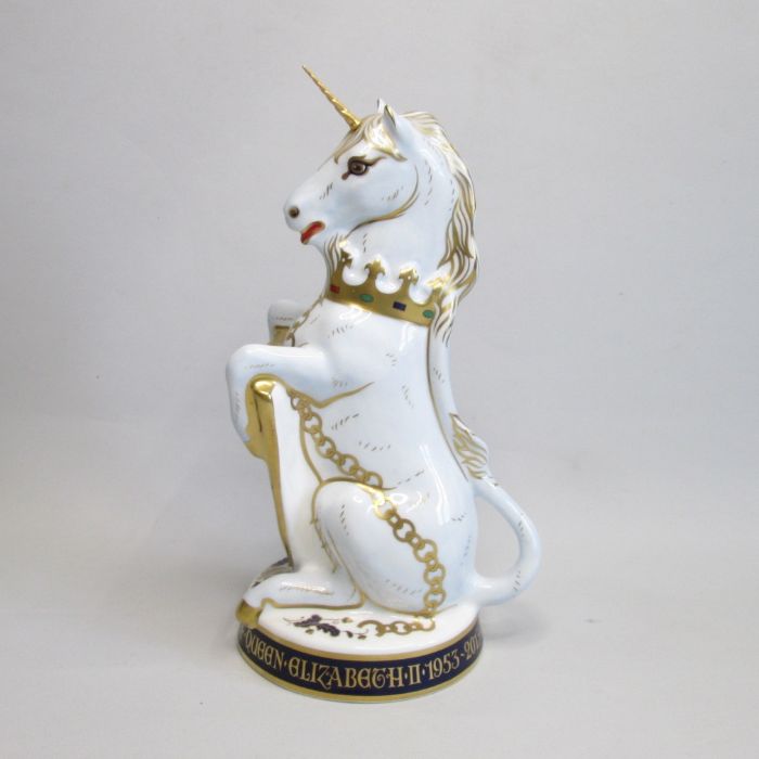 A Royal Crown Derby Queen’s Beast, ‘The Unicorn of Scotland,’ to celebrate The Diamond Jubilee of - Bild 8 aus 11