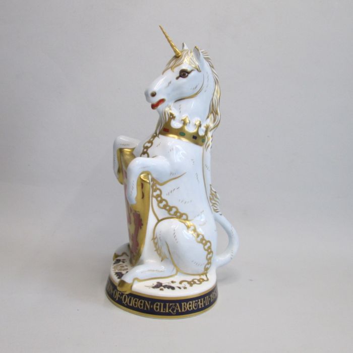 A Royal Crown Derby Queen’s Beast, ‘The Unicorn of Scotland,’ to celebrate The Diamond Jubilee of - Bild 3 aus 11