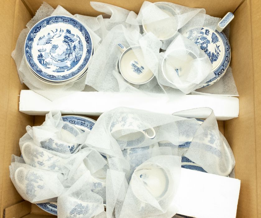 Wedgwood; Willow pattern twelve setting dinner service, plates, cups and saucers, tureens, etc - 2 - Image 3 of 4