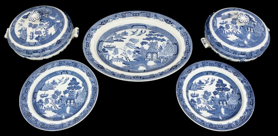 Wedgwood; Willow pattern twelve setting dinner service, plates, cups and saucers, tureens, etc - 2