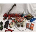 Tinplate: A collection of assorted vintage tinplate toys to include Mobo Scottie in good