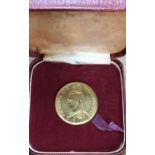 Victorian 1887 gold £2 coin in presentation case. (ex mount )