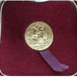 George V 1914 Sovereign in presentation case.