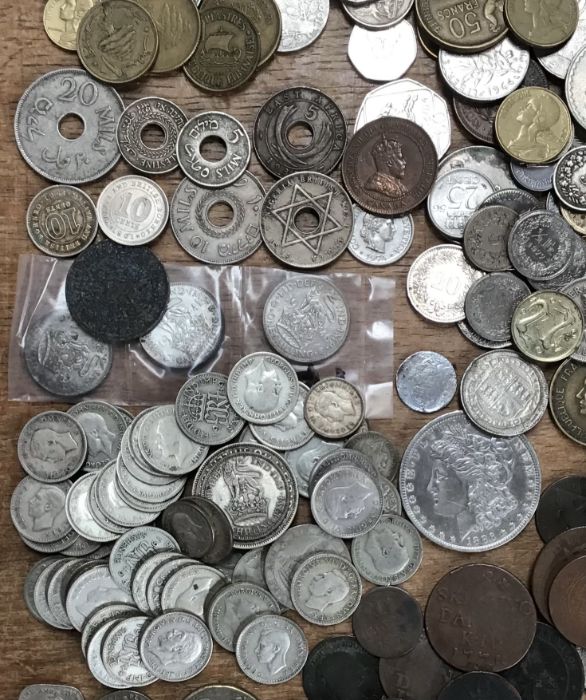 Large collection of British and World coins, includes approx 184g of Pre 47 Silver, American half - Image 2 of 5