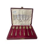 A cased set of silver spoons hallmarks for 1962, aprox 75g,