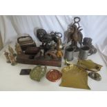 Group of metal ware to include cast iron door stops , 2 pewter tankards , brassware , Allum sand