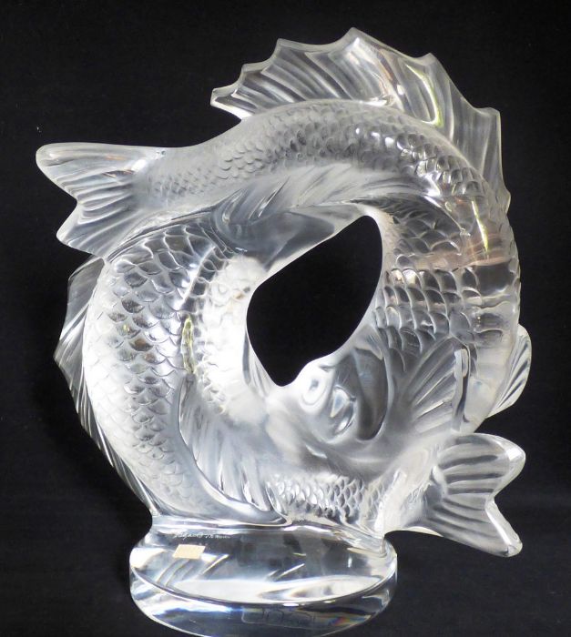 Deux Poissons, a contemporary crystal Lalique clear and frosted glass model of two fish, engraved - Bild 2 aus 3