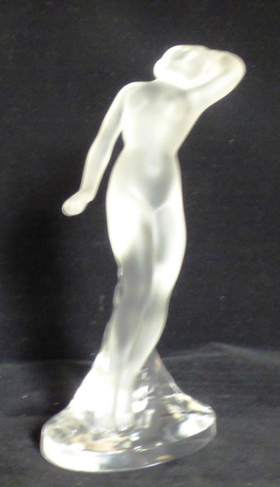 Danseuse bras baisse, a contemporary Lalique frosted crystal nude statuette, etched mark to base, - Bild 2 aus 4