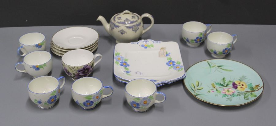 An Art Deco style Paragon china pattern X1345 ten piece tea set to include: cups, saucers, plates, - Image 2 of 2