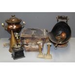 A mixed lot of collectors metalwares, including a copper samovar, helmet shape coal scuttle, flat