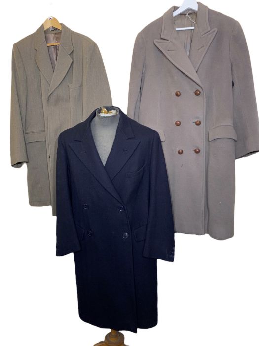 vintage men's coats to include an Austin Arnold 3 pocket with vent back, a 1940s/50s  herringbone