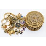 A small decorative box containing costume jewellery to include vintage  bird brooch, paste set