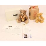 Steiff: A pair of boxed Steiff bears, to comprise: The Bear of the Year 2009, Exclusively Made for