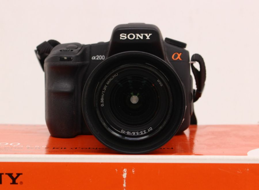 Sony: A boxed Sony A200 digital camera body, 2305006, visually appears in good order, untested, in - Image 2 of 2