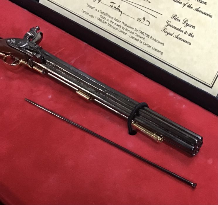 Limited Edition Royal Armouries miniature Volley Gun, made from metal and hand finished, in Original - Bild 6 aus 6