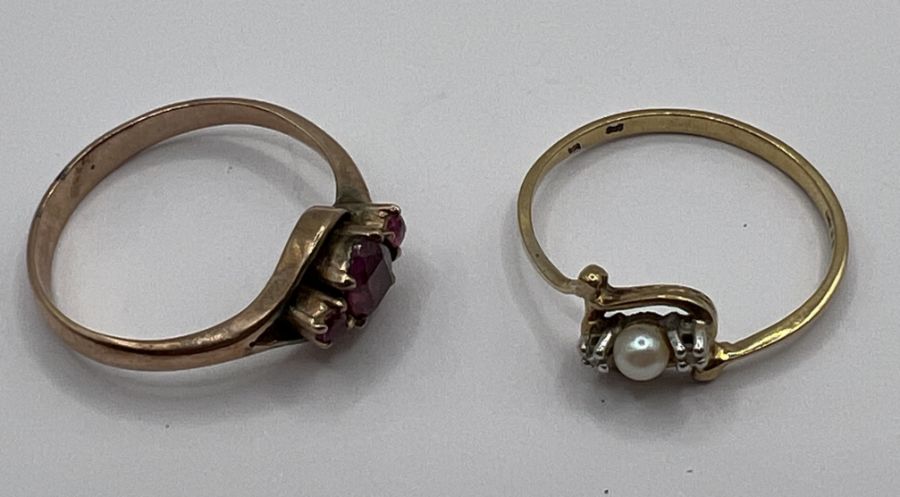 Two dainty dress rings. One a pink sapphire and yellow metal ring - unmarked - gross weight - Image 3 of 3