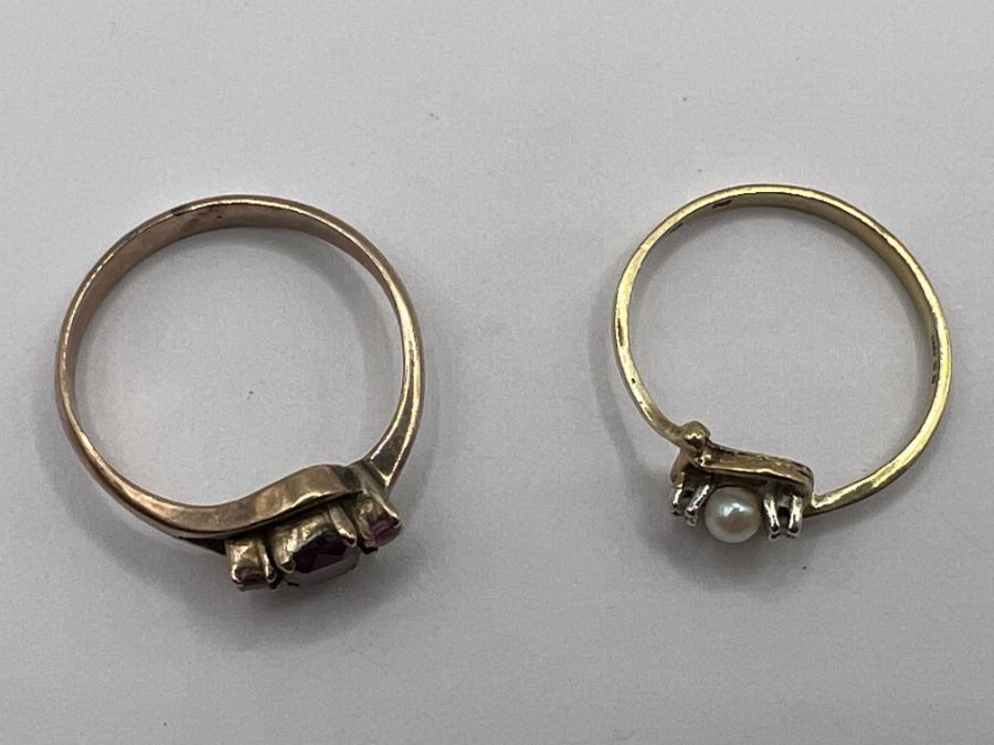 Two dainty dress rings. One a pink sapphire and yellow metal ring - unmarked - gross weight - Image 2 of 3