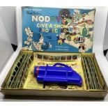 Noddy Enid Blyton Chad Valley Give a show projector set with  original slides boxed vintage toy