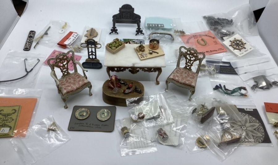 Antique Fine dolls house Table and chairs and large selection of miniature-fine artist pieces - Image 2 of 6