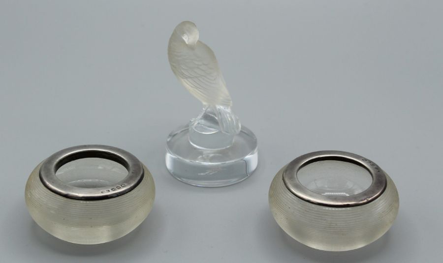 A pair of silver mounted glass vesta bowls, Birmingham 1896, diameter 6cm and a crystal Lalique