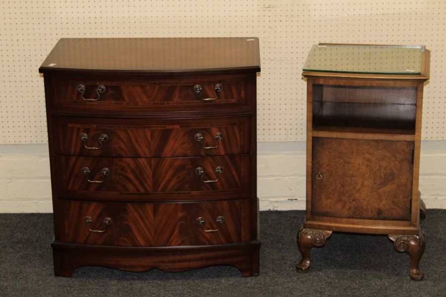 A small reproduction mahogany veneer bowfront chest of four drawers, 71 x 68 x 44cm, together with a