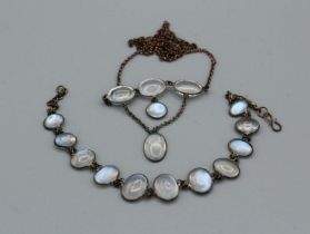 A moonstone necklet, with a matching bracelet in a vintage case