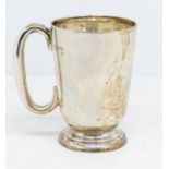 A George V large plain silver mug / tankard, hallmarked by Walker & Hall, Sheffield 1936, pattern