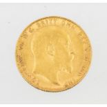 An Edward VII gold sovereign, dated 1908, 8 grams