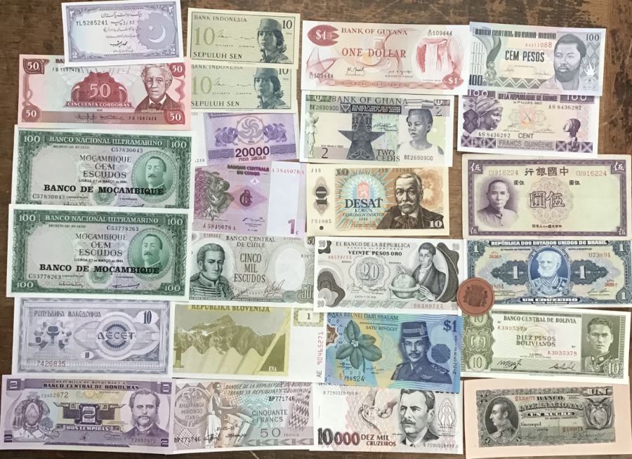 Large collection of World Banknotes, see pictures for details. - Image 2 of 10