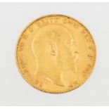 An Edward VII gold sovereign, dated 1909, 8 grams