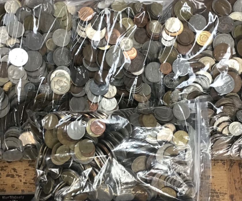 Very Large collection of World Coins with British Coins. includes a quantity of world Silver, - Image 6 of 6