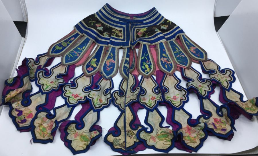 A Chinese Mandarin collar, together with two Chinese jackets (3) - Image 2 of 14