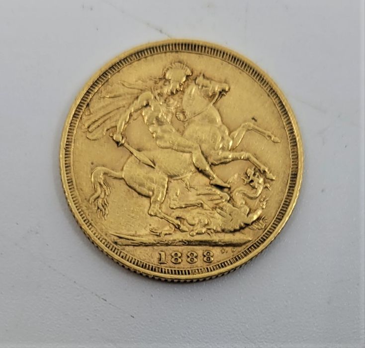 A Victoria 1888 Jubilee bust gold sovereign coin, Sydney mint. - Bild 2 aus 2