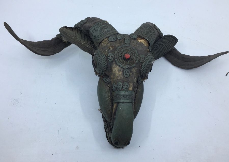 Two 20th century Sino-Tibetan metal mounted goat sculls. probably Nepalese. (2) - Image 2 of 7