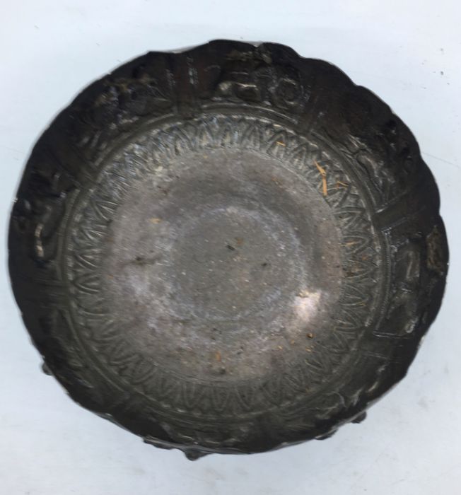 A late 19th/early 20th century Indian white metal pedestal bowl, having eight repousse panels to - Image 3 of 5