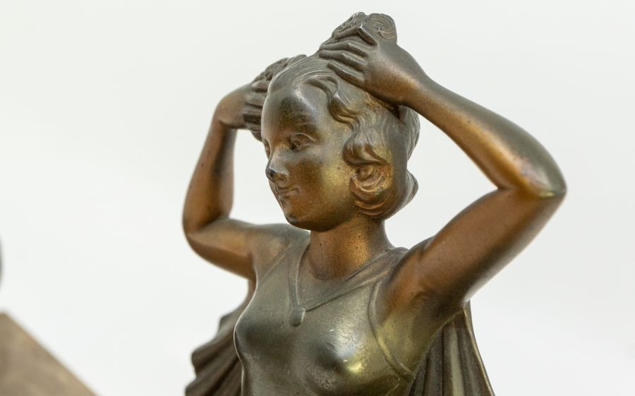 An Art Deco spelter sculpture of a lady in stylised pose, with panthers either side, on a marble - Image 2 of 4