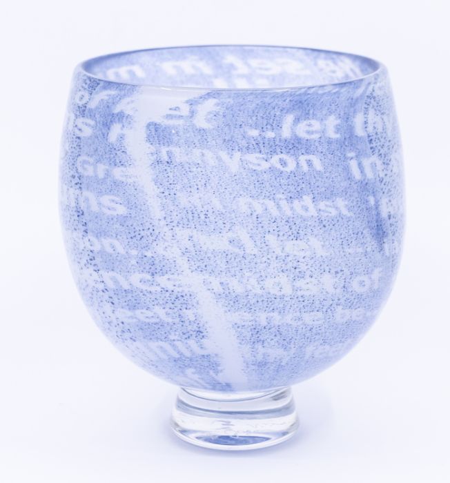 A Contemporary Studio Glass blue raised bowl / vase, with spiraling verse by Tennyson to body in the - Image 2 of 3