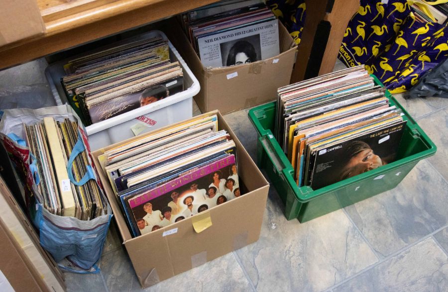 A large collection of pop / rock  / rock n roll / soul / vinyl lp records from mostly the 1970s / - Bild 3 aus 3