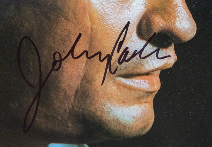 JOHNNY CASH - The Great Johnny Cash UK Vinyl LP Record - Sleeve Signed / Autographed in person by - Bild 2 aus 2