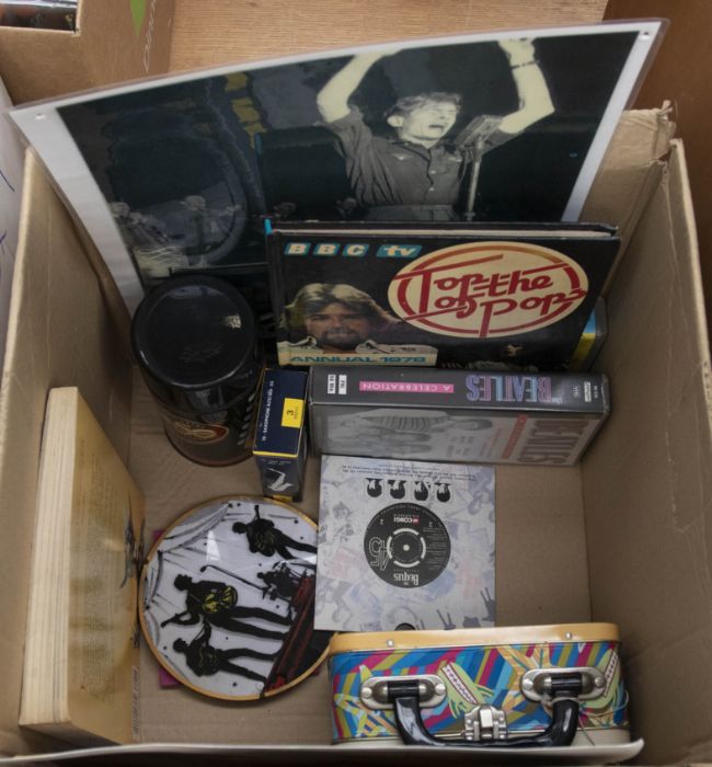 2 x Boxes of Music Memorabilia including Fender lunchbox, Beatles Yellow Submarine Lunchbox x 2 - Image 3 of 3