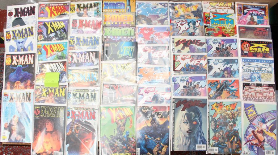 Comics: A collection of assorted English and American comics, DC and Marvel, of varying age and - Bild 3 aus 6