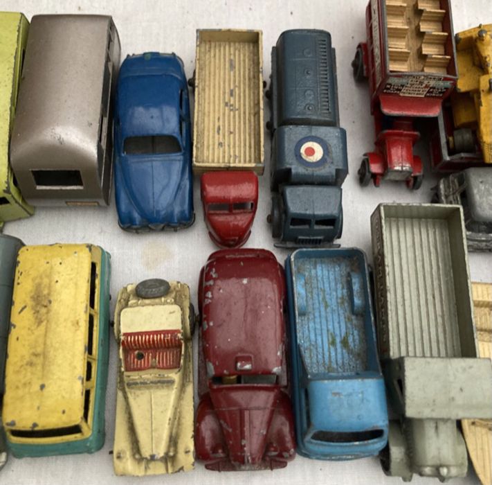 Diecast: A collection of assorted Matchbox playworn vehicles to include cars and commercials. Please - Image 3 of 4