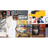 Scalextric: A collection of assorted boxed and loose Scalextric to include: two boxed vintage slot