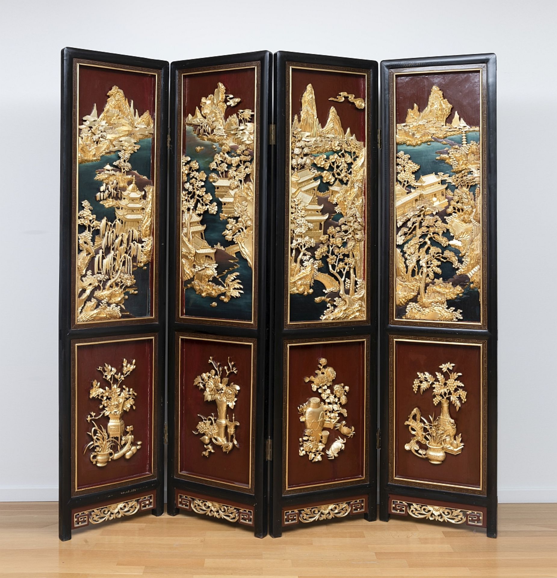 FOLDING SCREEN