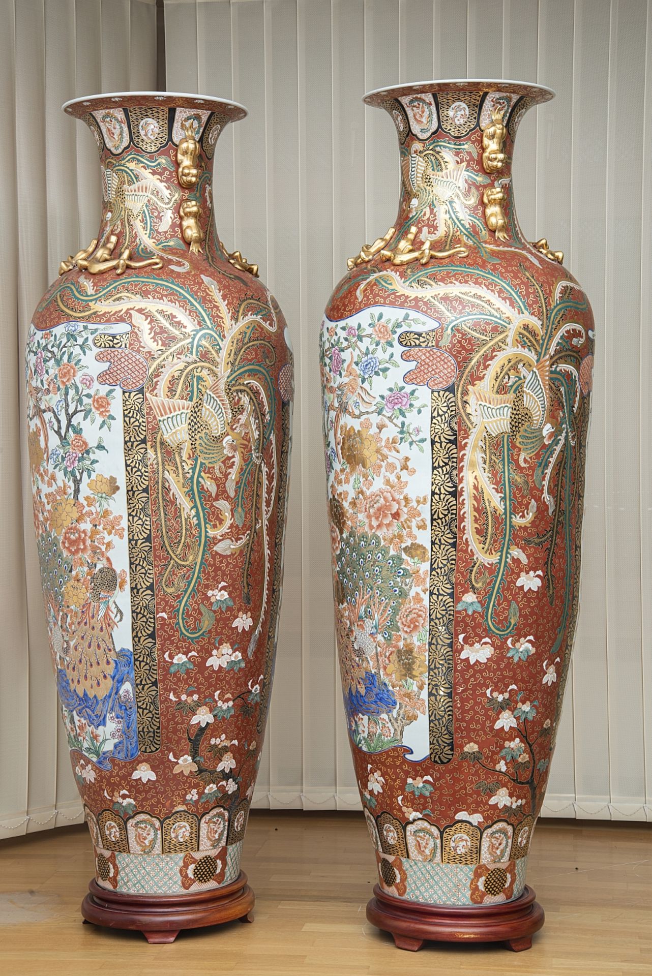 MIRROR PAIR OF MONUMENTAL VASES - Bild 2 aus 6