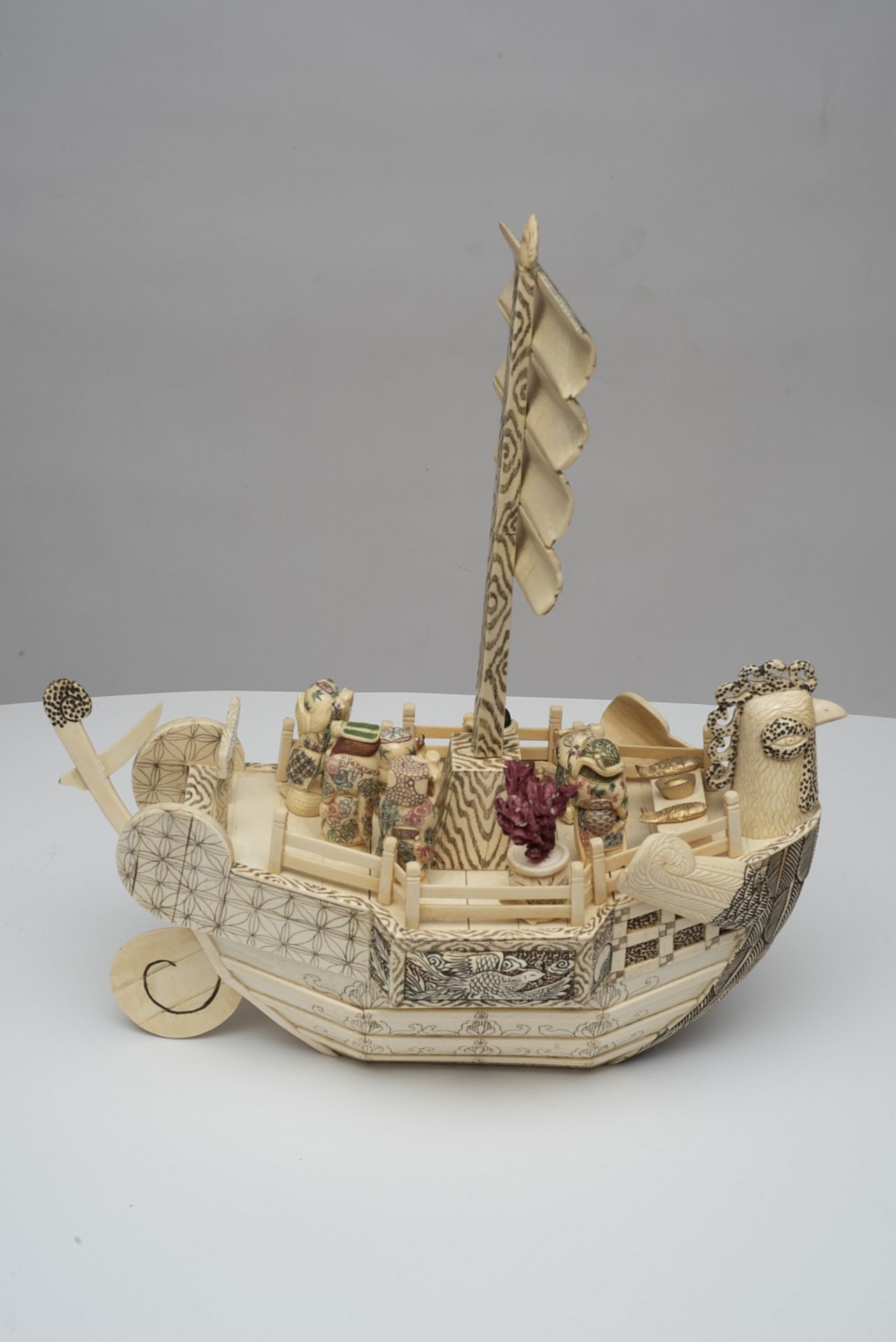 SEVEN LUCKY GODS ON A BOAT - Bild 6 aus 9