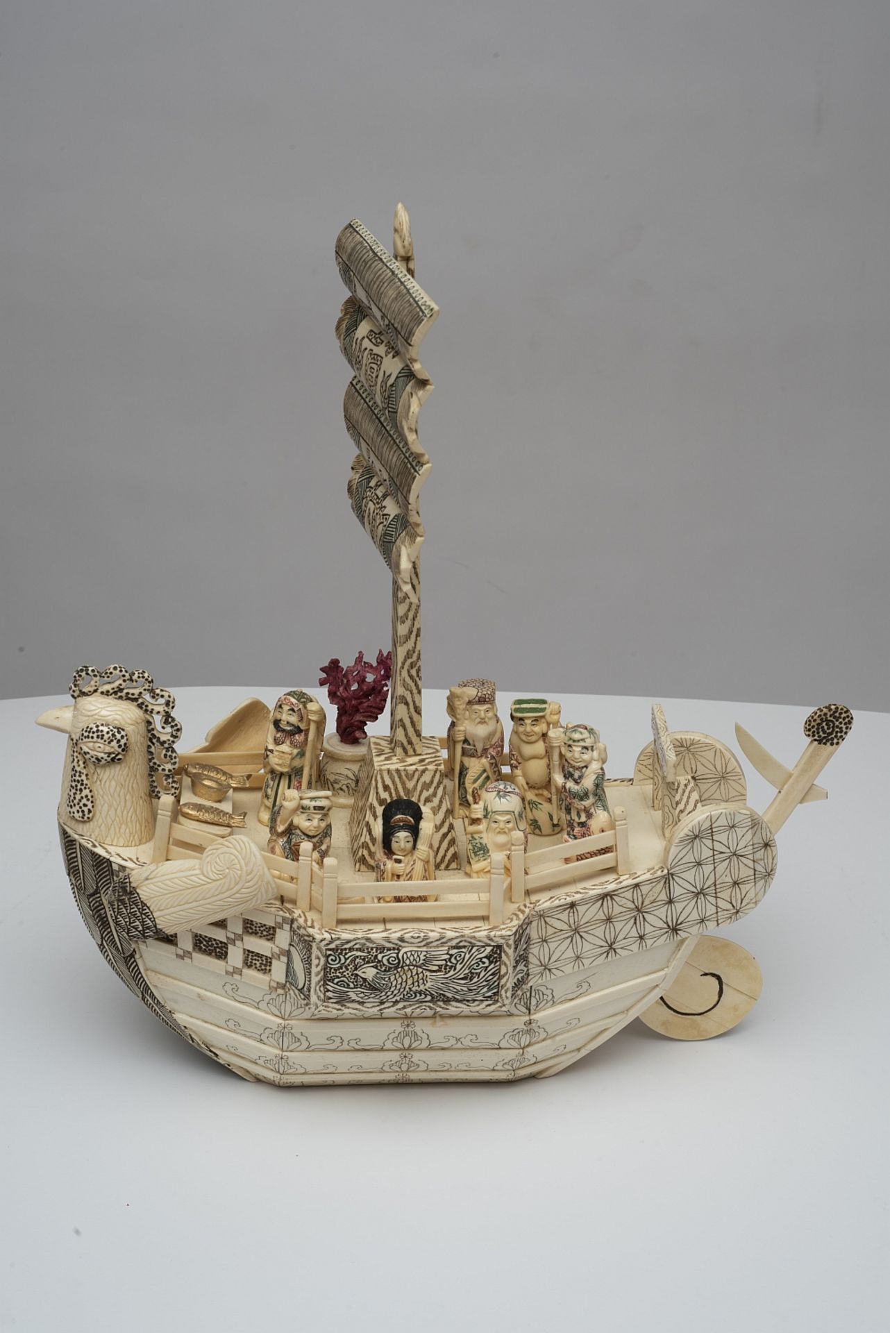 SEVEN LUCKY GODS ON A BOAT - Bild 2 aus 9