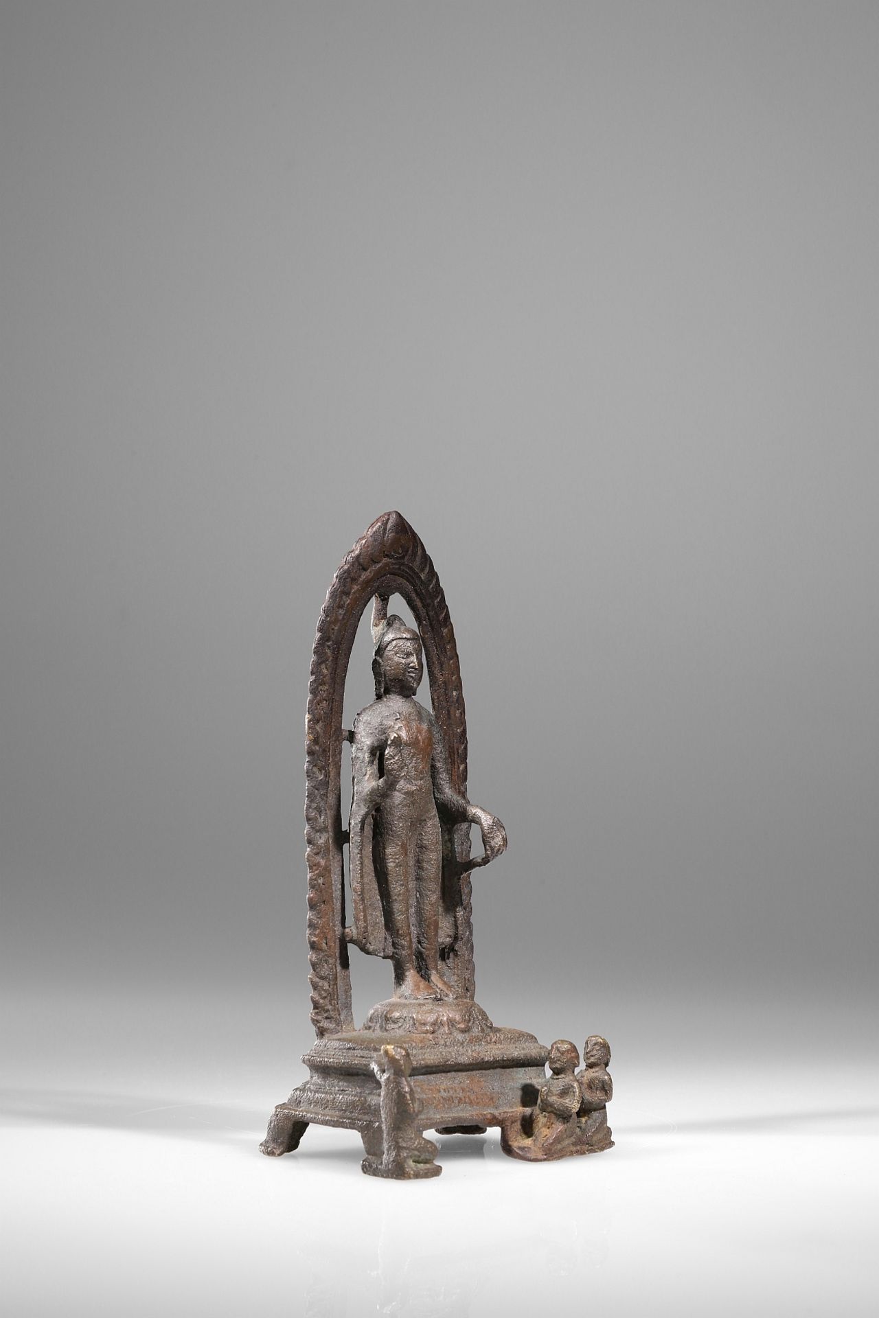 STANDING BUDDHA WITH ADORANTS - Bild 2 aus 8